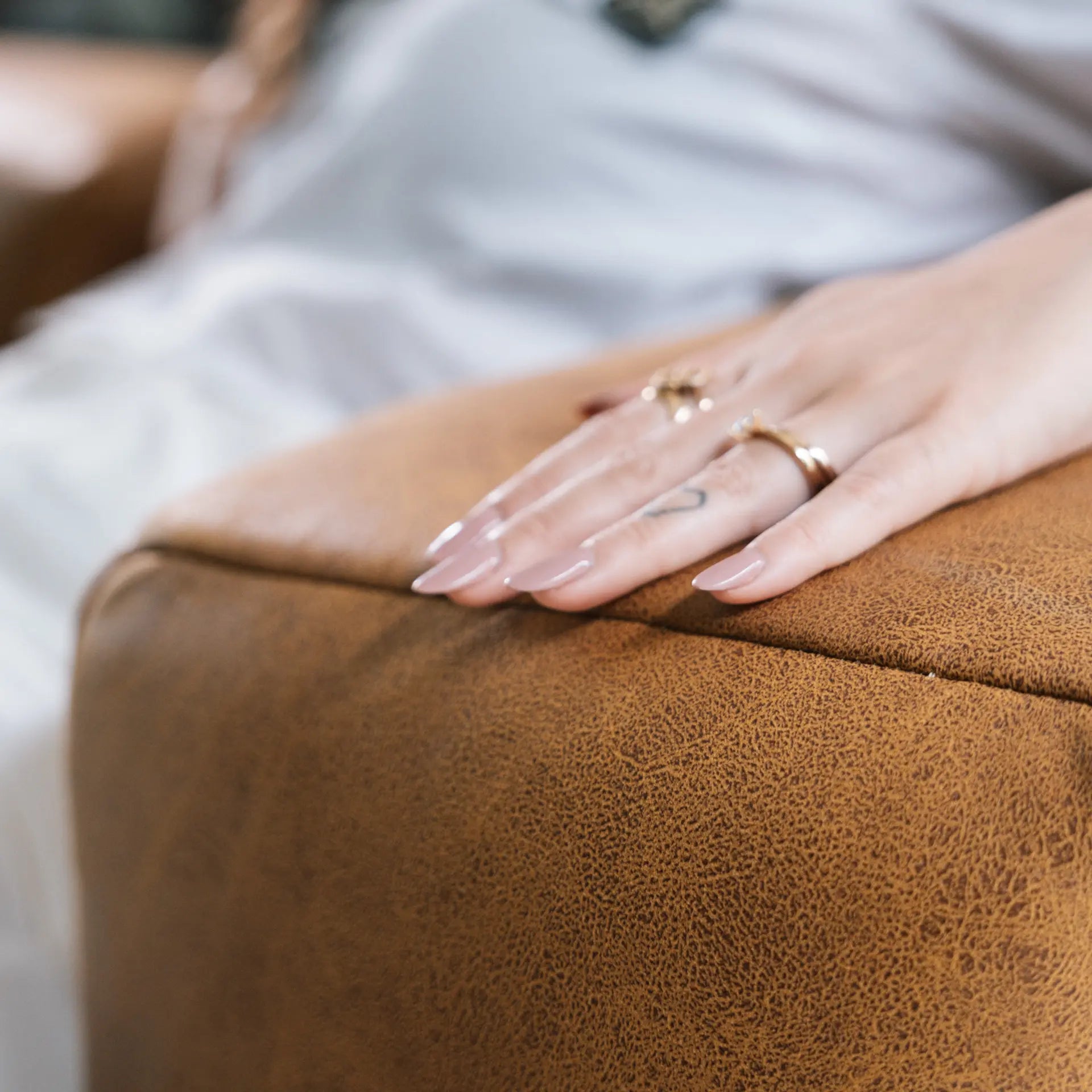 Sofá na Caixa modular 4 lugares Poli-Couro Marrom com 2 Chaise