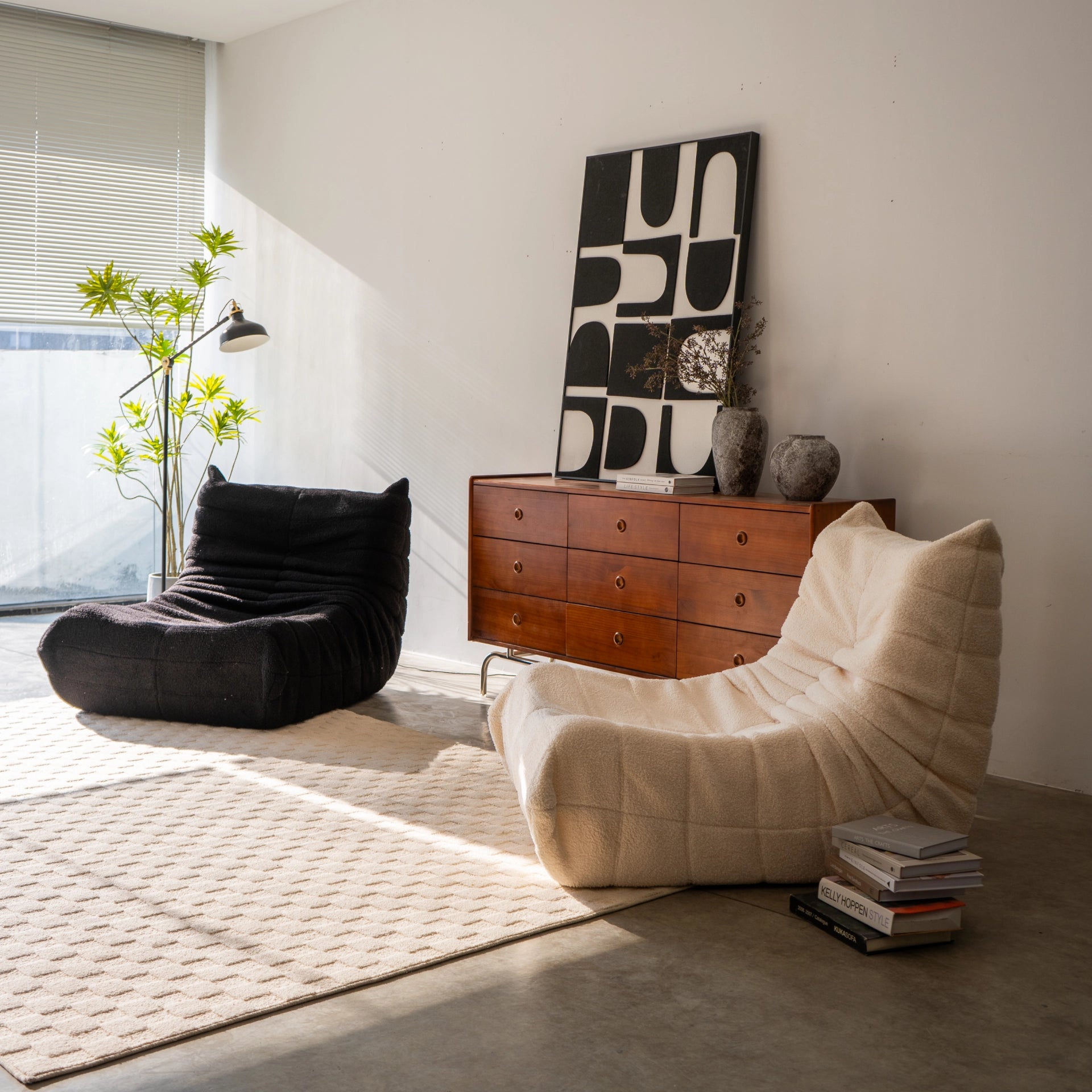 Poltrona Design 1973 Preto 1 unidade Sofá na Caixa