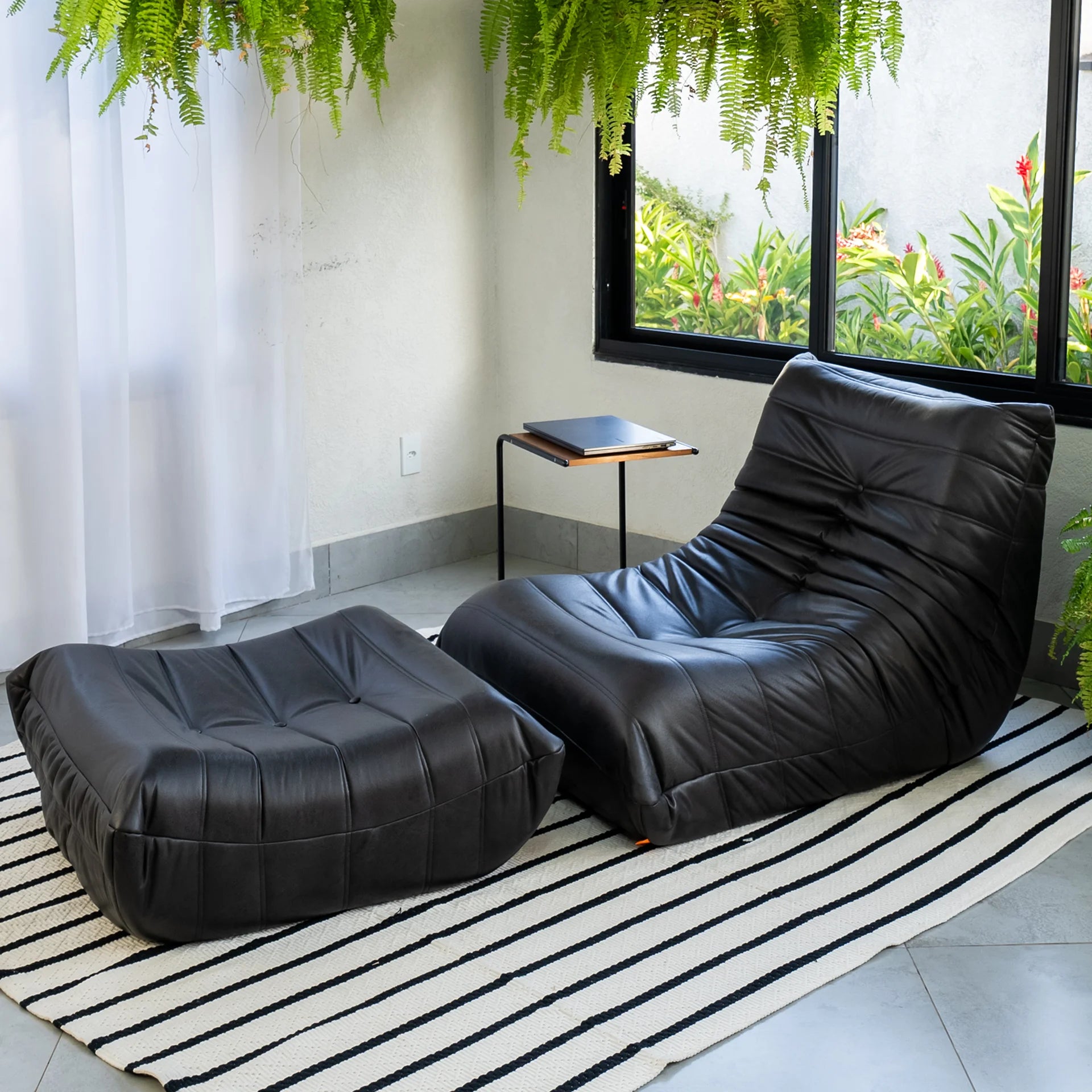 Poltrona Design 1973 Courino Preta 2 unidades Sofá na caixa