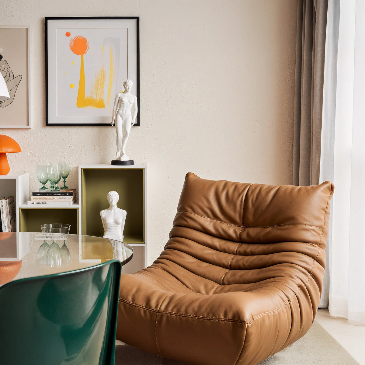Kit Poltrona Design 1973 + Apoio para pés - Courino · em ambiente decorado · vista 8