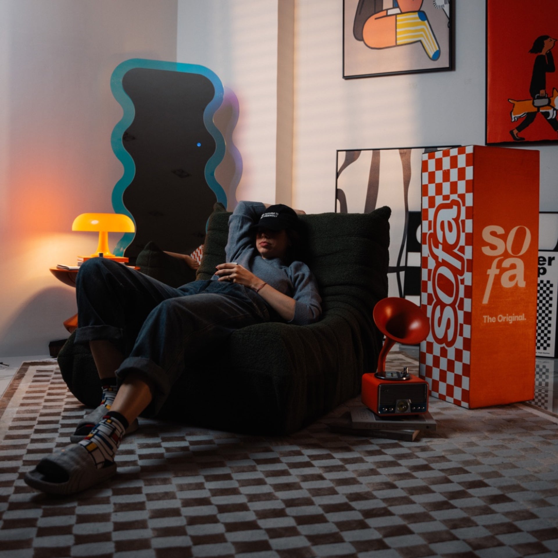 Poltrona Design 1973 Preto 1 unidade Sofá na Caixa