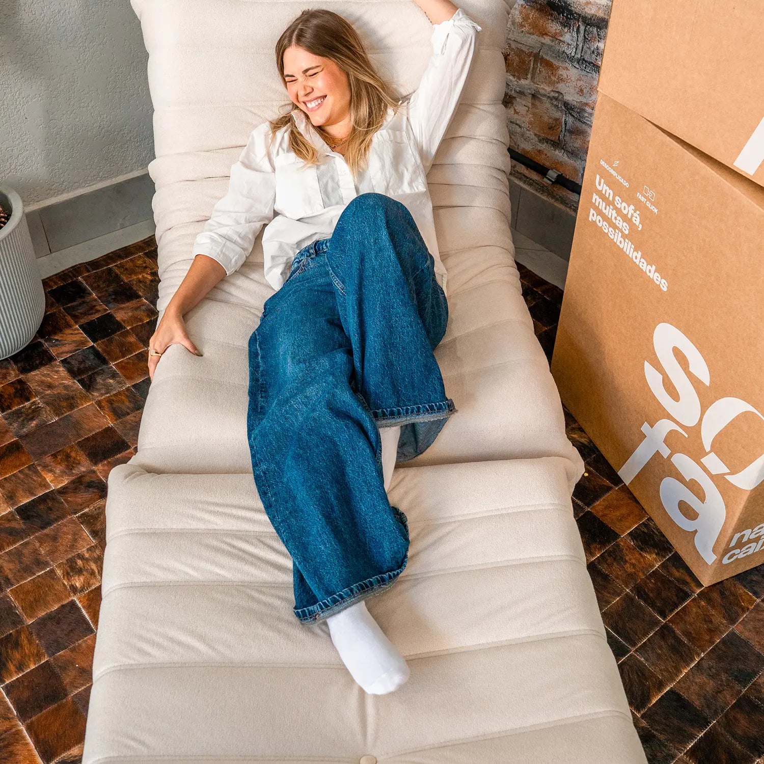 Kit Poltrona Design 1973 + Apoio para pés - Preto