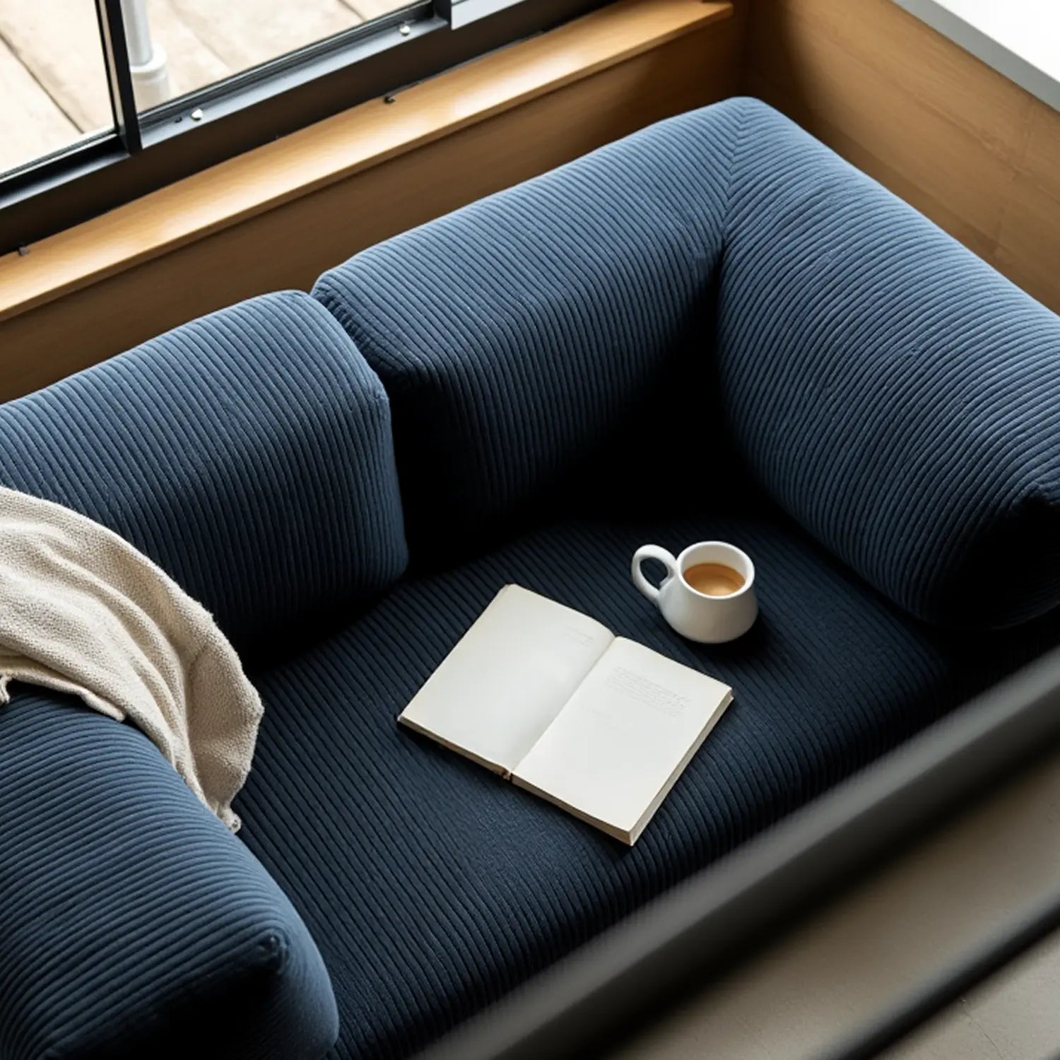 Sofá Cama Bloom - Sofá na Caixa + Apoio de Pé Bloom Tecido Boucle Azul