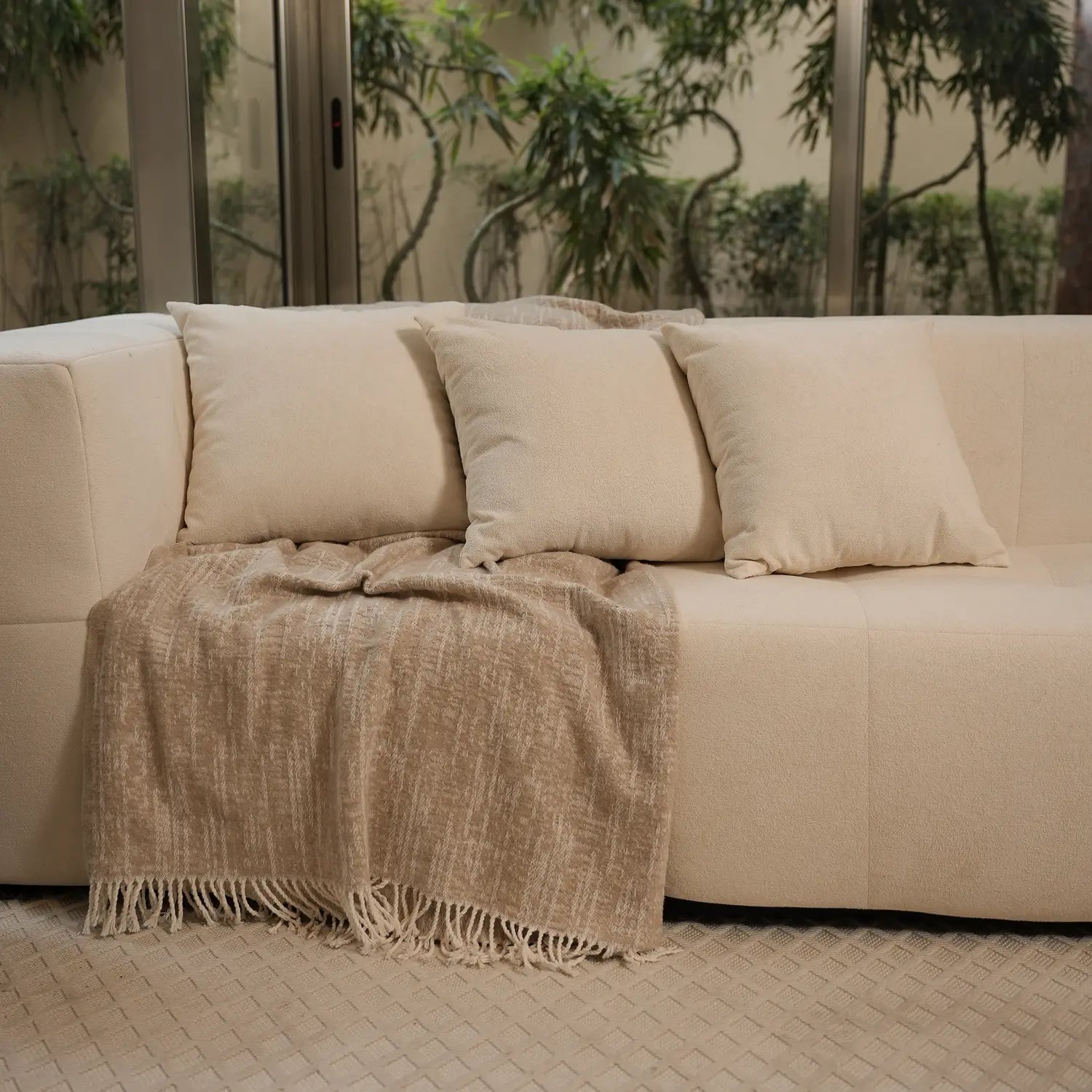 Sofá na Caixa modular 4 lugares em Boucle com 1 chaise - Linho