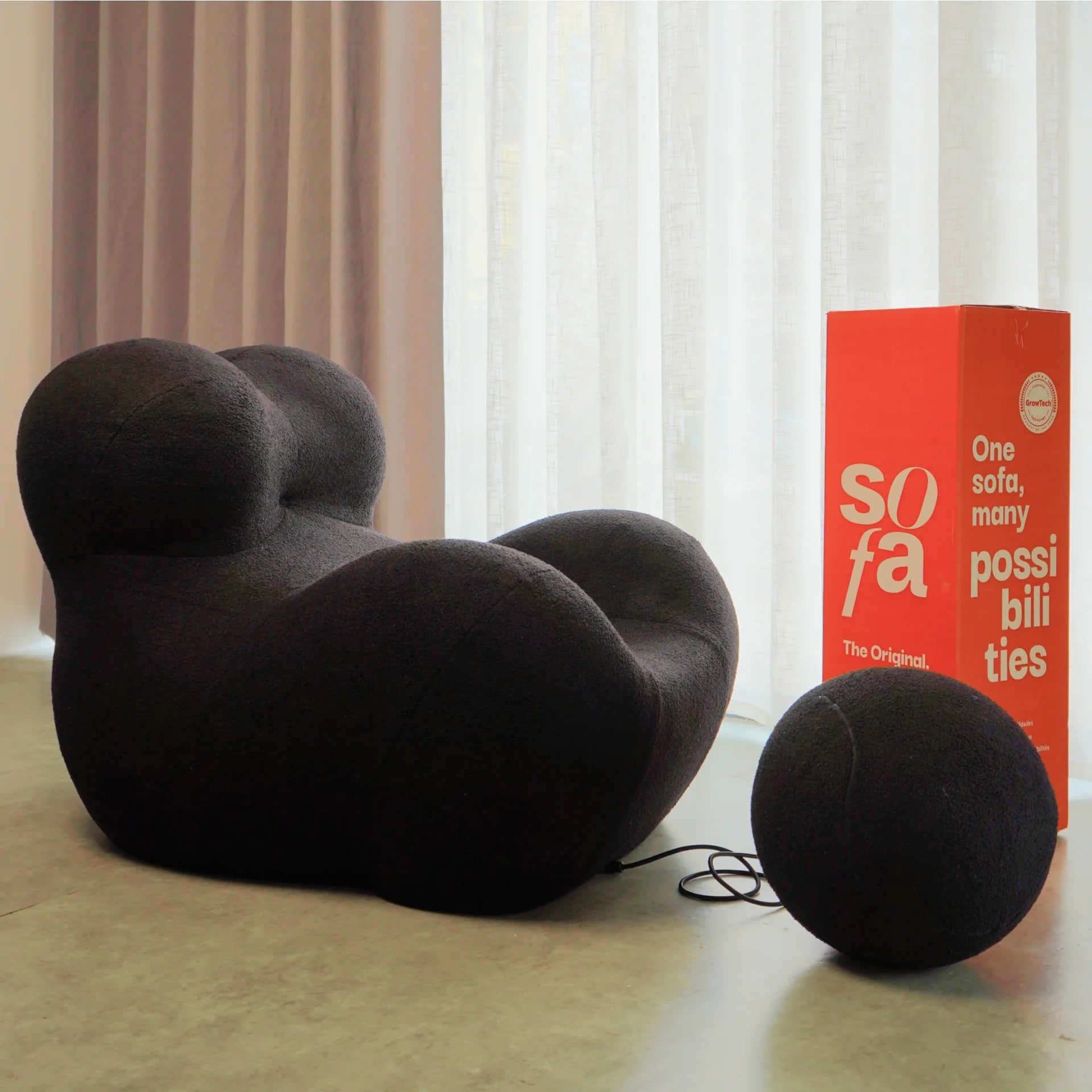 Sofá na Caixa Palla - Preto · detalhe na cor preto · vista 4