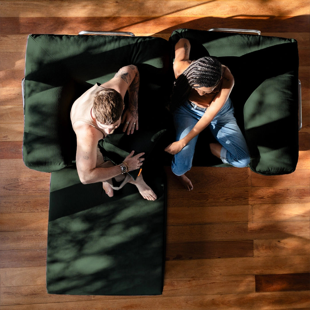 Sofá Cama Bloom - Sofá na Caixa + Apoio de Pé Bloom Tecido Boucle Verde Musgo · detalhe na cor verde · vista 12