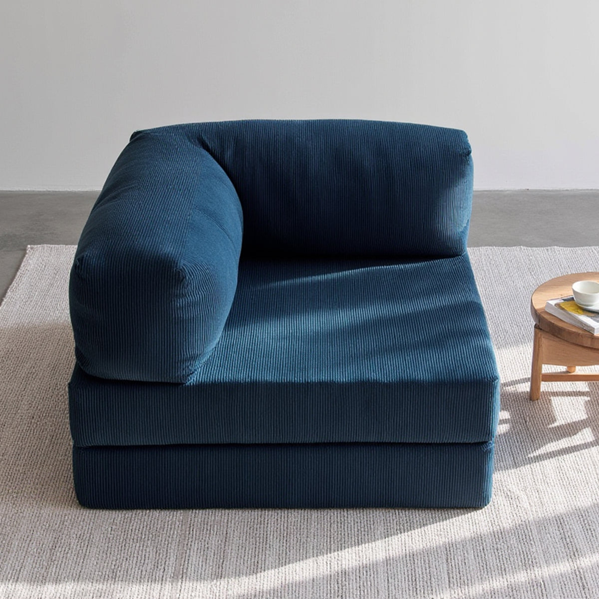 Poltrona do Sofá Cama Bloom Tecido Boucle Azul Marinho - Sofá na Caixa · detalhe na cor azul · vista 6
