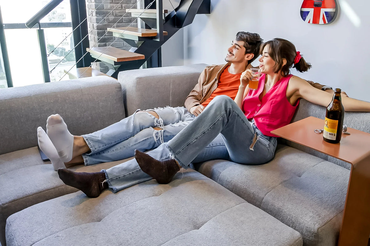 Sofá na Caixa modular 2 lugares em Boucle - Sem braço com 2 chaise - Linho · em ambiente de sala · vista 2