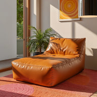 Poltrona Amaia Uni Poli-Couro Marrom · em ambiente decorado