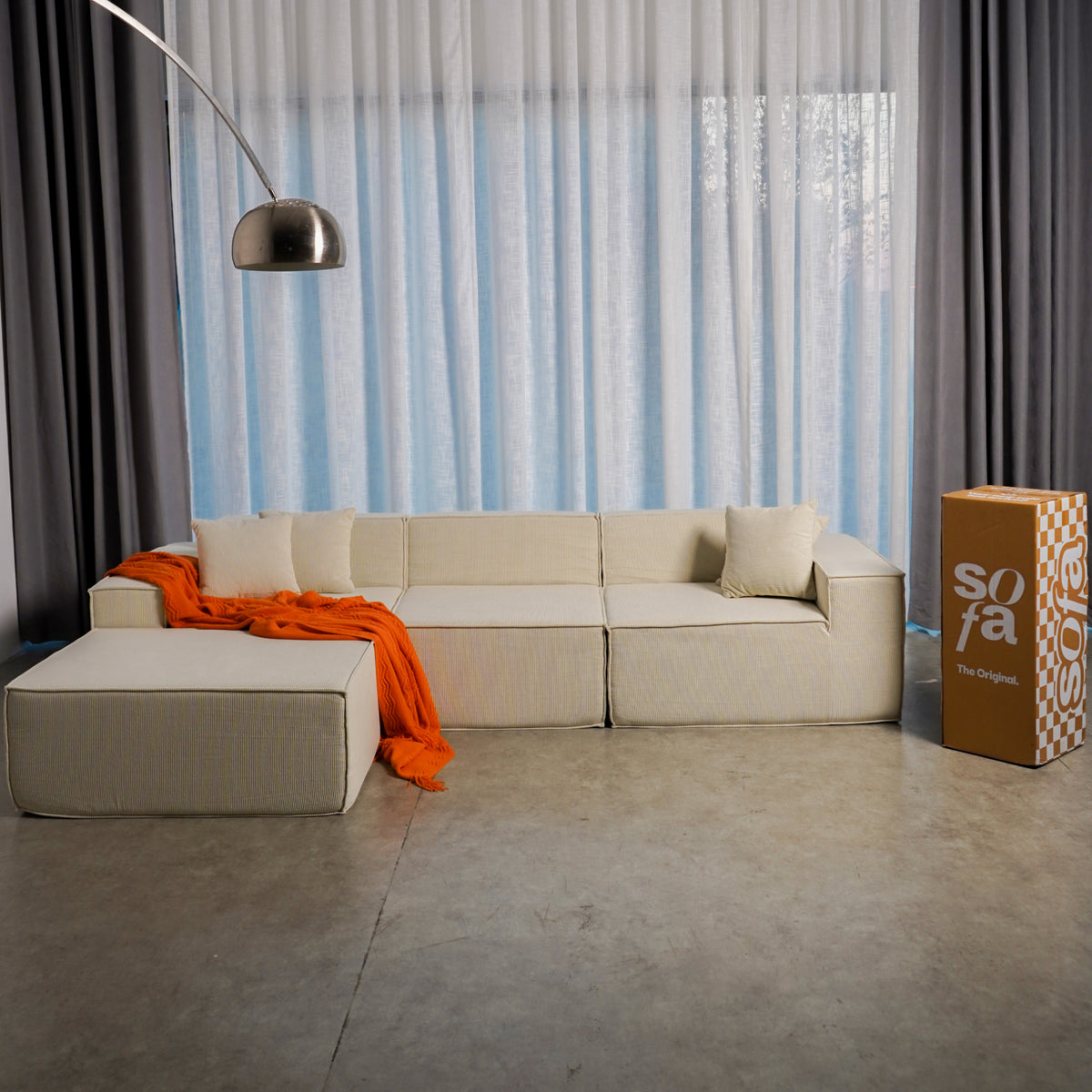 Sofá Modular Pelion 3 Lugares com 1 Chaise - Linho · em ambiente decorado
