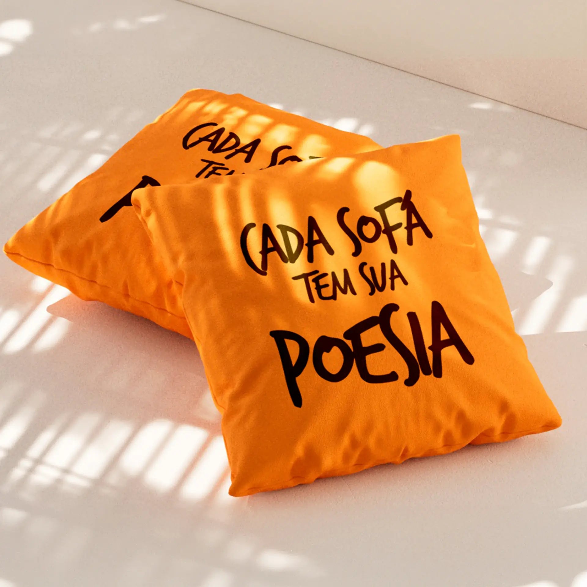 Almofada Estampada Exclusiva Sofá na Caixa - Cada Sofá tem sua Poesia - 40X40cm (Especial)