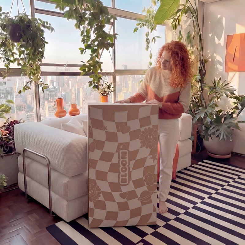 Sofá Cama Bloom - Sofá na Caixa + Apoio de Pé Bloom Tecido Cotelê Linho · vista 2