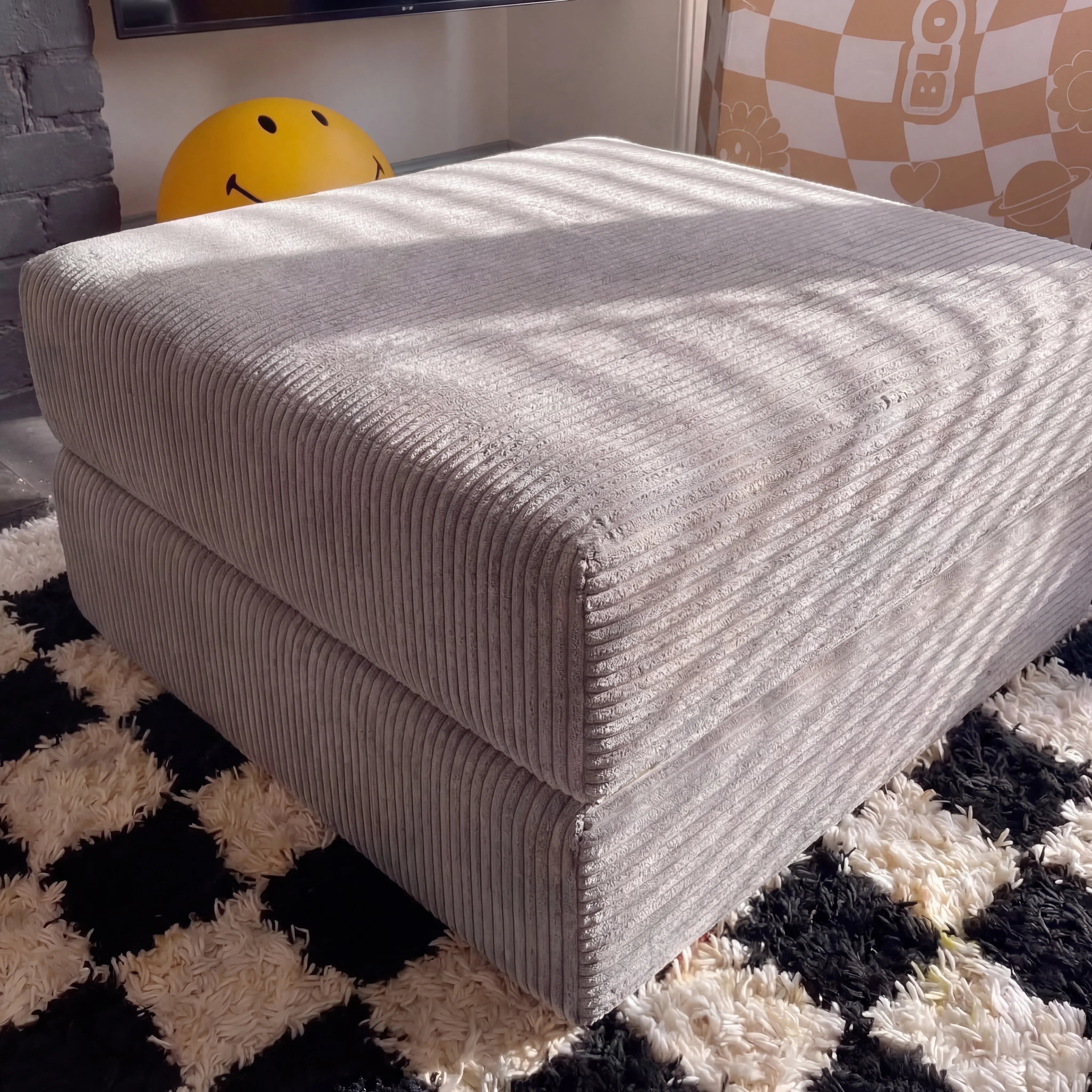 Chaise / Apoio de pé Sofá Cama Bloom Tecido Cotelê Cinza · visão geral final