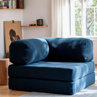 Poltrona do Sofá Cama Bloom Tecido Boucle Azul Marinho - Sofá na Caixa · detalhe na cor azul · vista 5