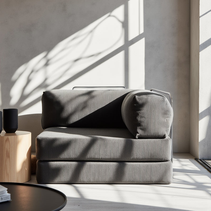 Sofá Cama Bloom - Sofá na Caixa + Poltrona Bloom Tecido Boucle Cinza · detalhe na cor cinza · vista 6
