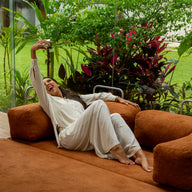 Sofá Cama Bloom - Sofá na Caixa + Poltrona Bloom Tecido Boucle Laranja · vista 10