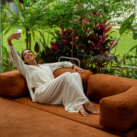 Sofá Cama Bloom - Sofá na Caixa + Poltrona Bloom Tecido Boucle Laranja · vista 5