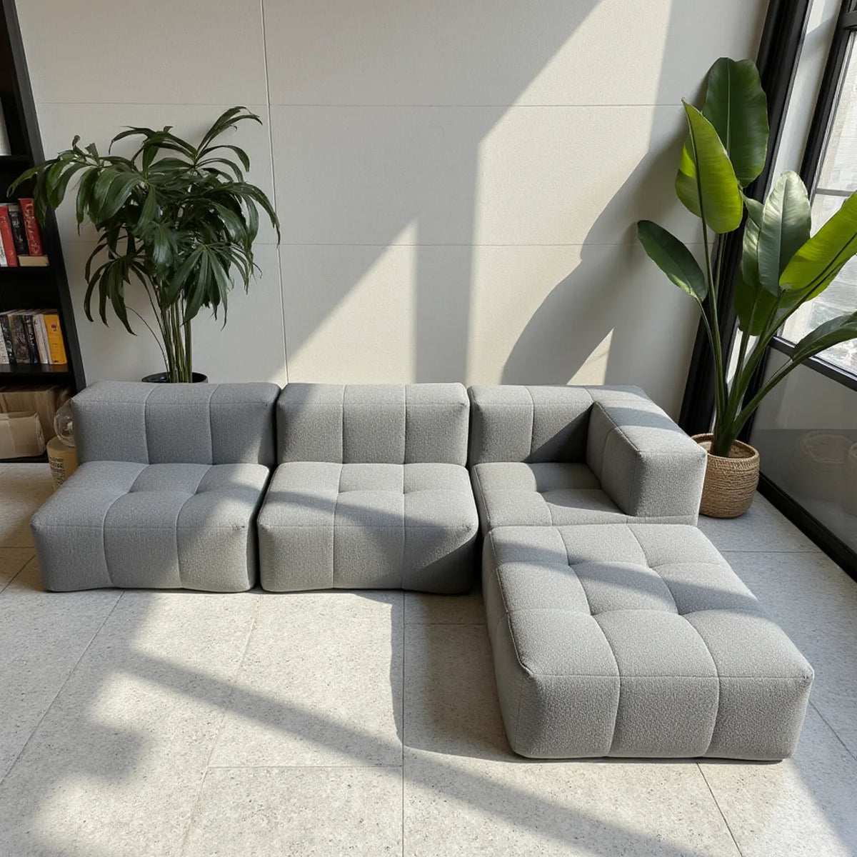 Sofá na Caixa modular 4 lugares em Boucle com 1 chaise - Cinza · detalhe na cor cinza · vista 4
