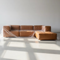 Sofá na Caixa modular 4 lugares com 1 chaise - Poli-couro · visão geral final
