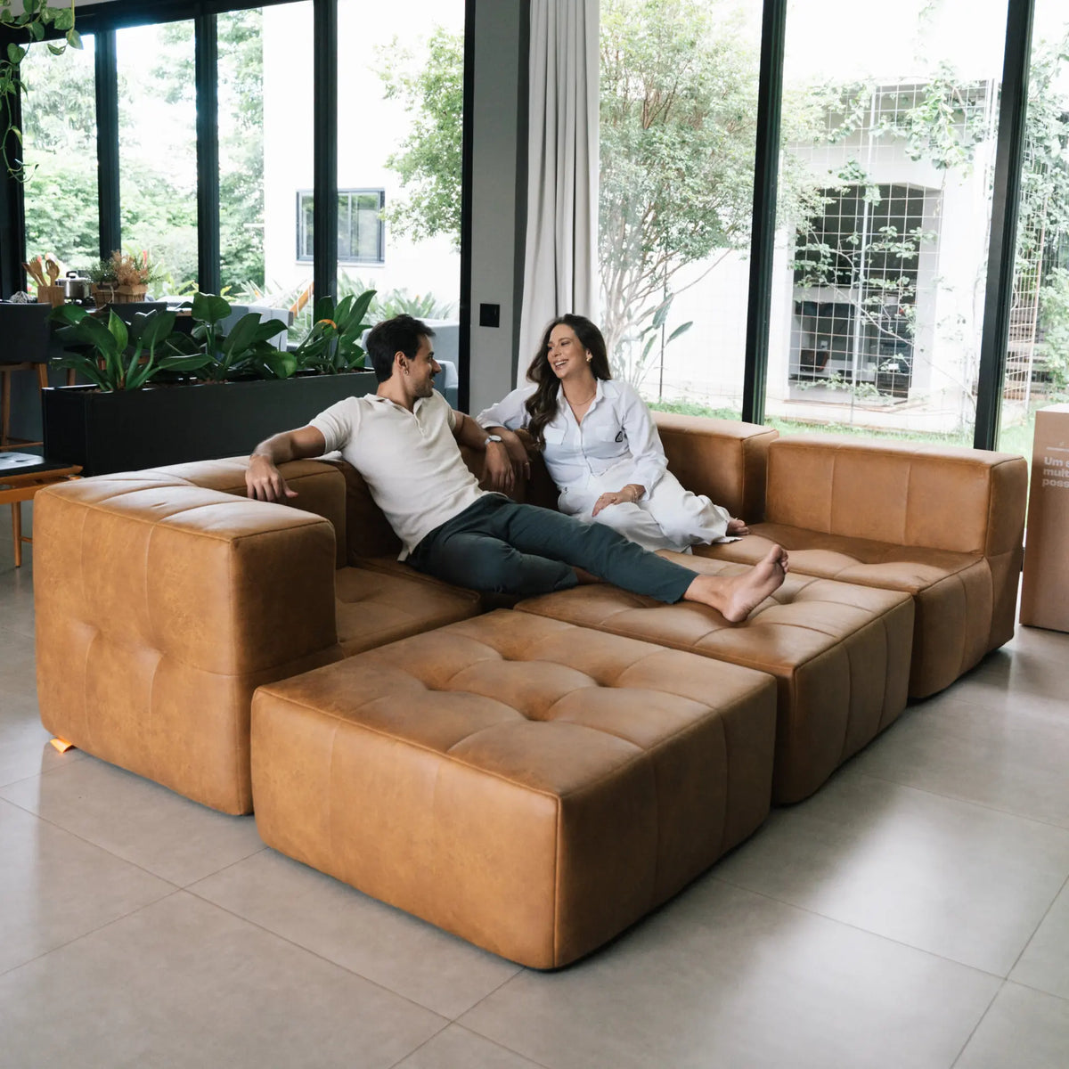 Sofá na Caixa modular 3 lugares Poli-Couro Marrom - 1 Braço com Chaise · vista 4