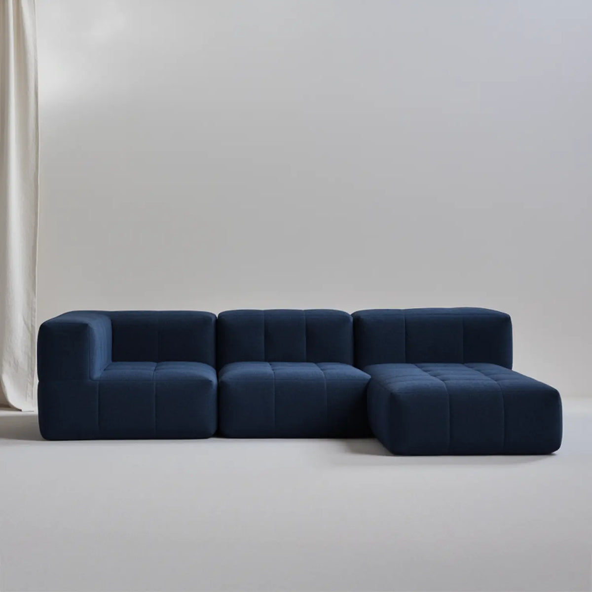 Sofá na Caixa modular 2 lugares em Boucle - 2 Poltronas com Apoio de pé - Azul · detalhe na cor azul · vista 6
